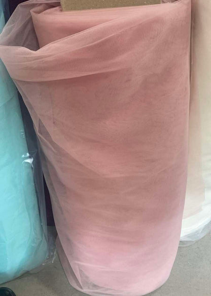 Tulle moale si fin , Roz Pudra
