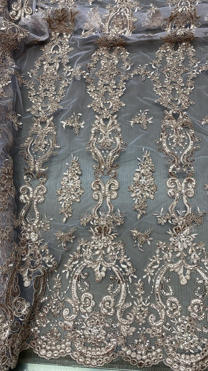 Broderie accesorizata , aramie pe suport de tulle roz pudra - MODEL AMIRIO