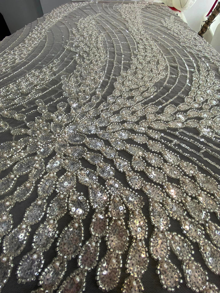 Broderie accesorizata cu paiete si margele - Model LUCEZZA / CUPOANE DISPONIBILE