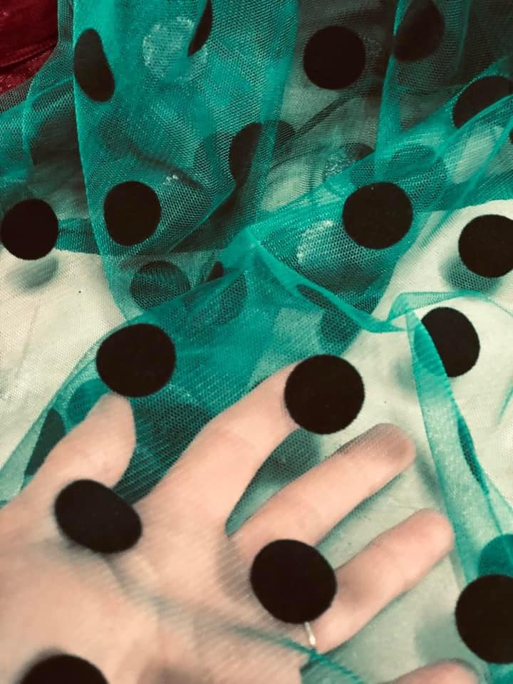 Tulle cu buline de catifea, Verde