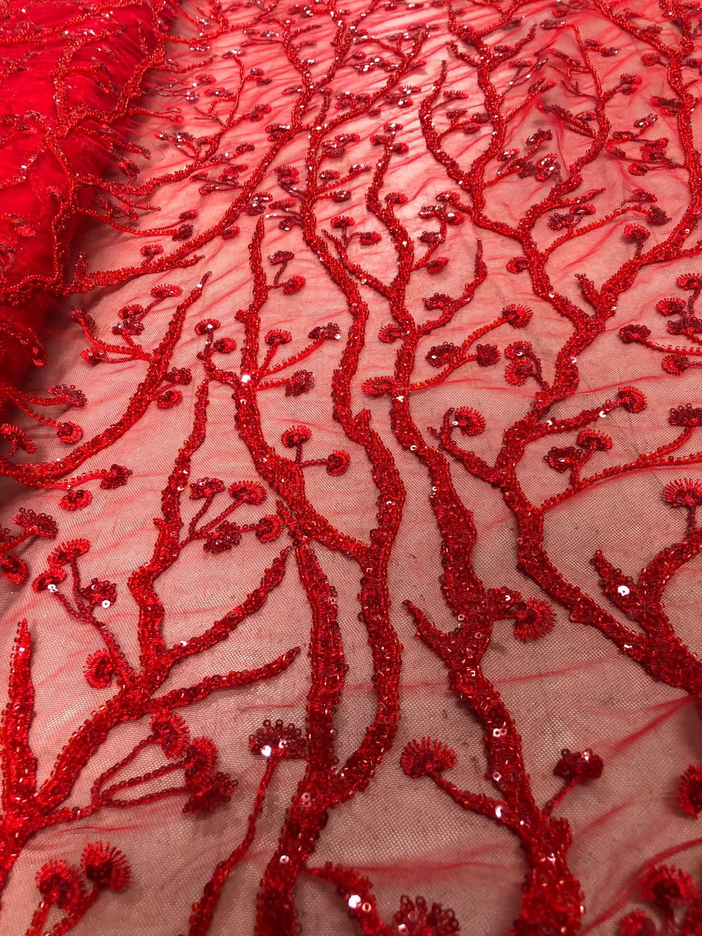 Broderie accesorizata cu paiete si margele, Rosu / MODEL MELIS