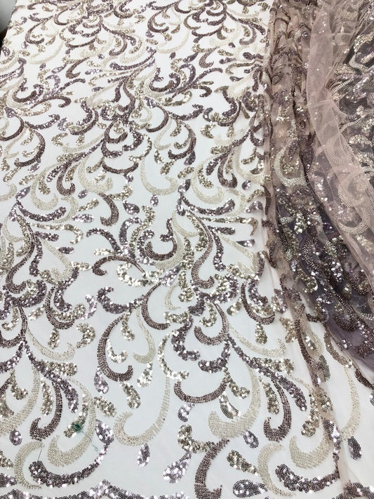 Broderie accesorizata cu paiete si margele / MODEL AMELIA - VARIANTA 2