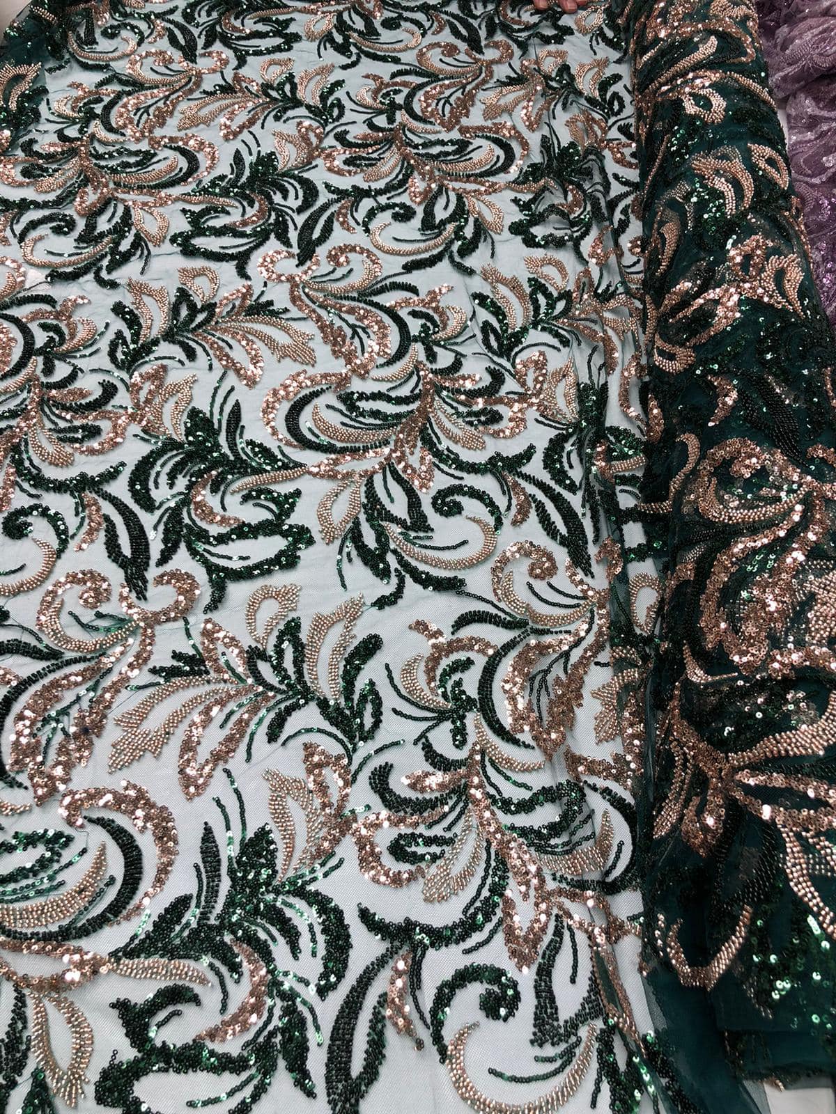 Broderie accesorizata cu paiete si margele / MODEL AMELIA - VARIANTA 3