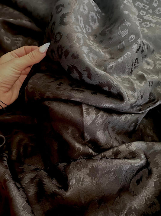 Satin Jacquard , Negru / MODEL LEOPARD
