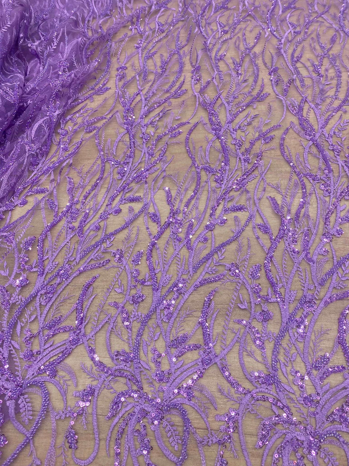 Broderie accesorizata cu paiete si margele , Mov Lila - MODEL BELLA