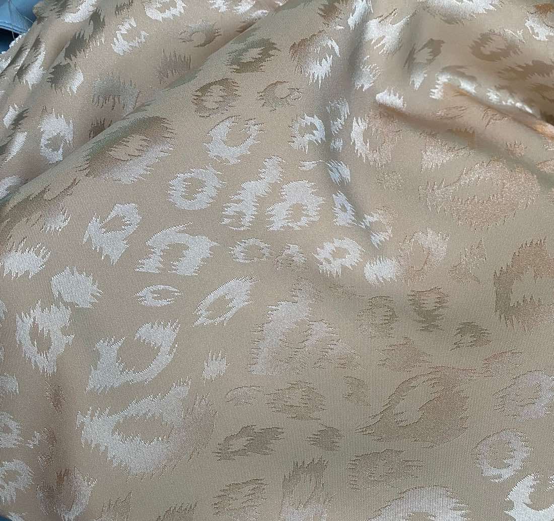 Satin Jacquard , Model Leopard, Bej , Cupon Disponibil 3,40m