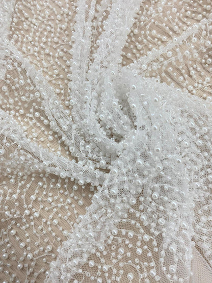 Tulle accesorizat cu perle si margele tubulare , Alb - MODEL HACER