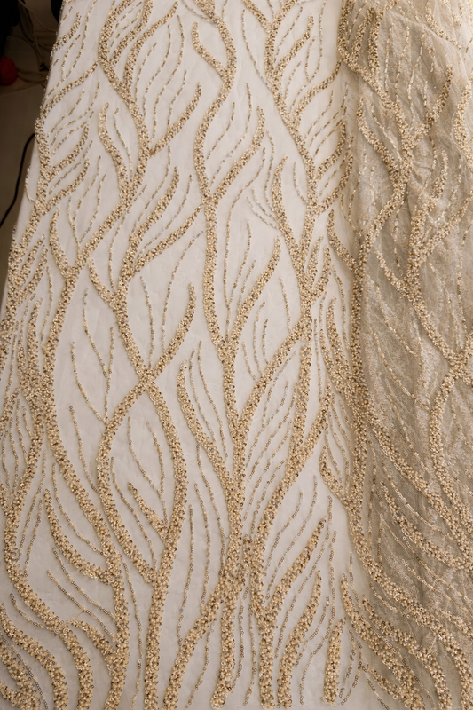 Broderie accesorizata cu paiete si margele, Bej-Auriu - MODEL BEAUTY