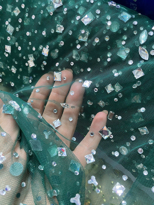 Tulle verde, accesorizat cu pietre si cristale argintii - MODEL KATE