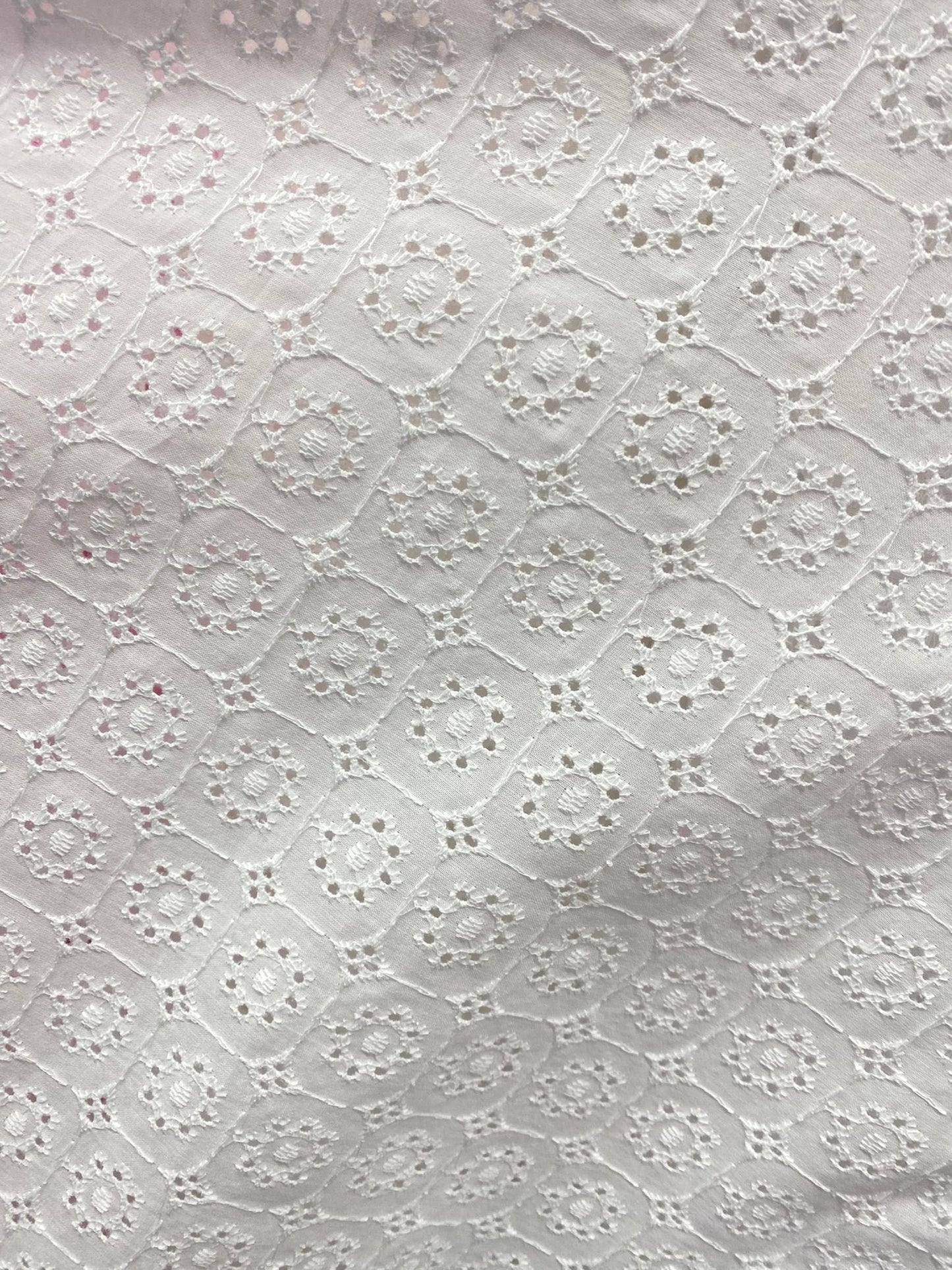 Bumbac Brodat, Alb - Model 3 - cu floricele