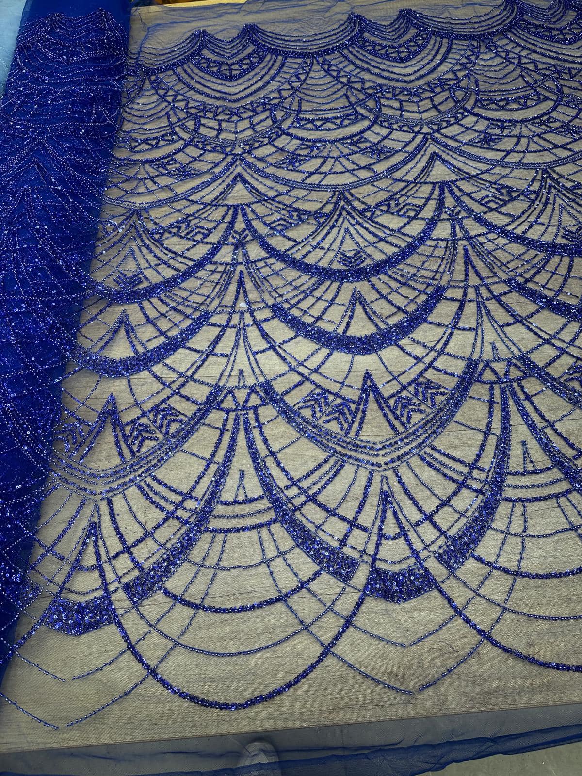 Broderie accesorizata cu paiete si margele, Albastru Royal - MODEL DELIA