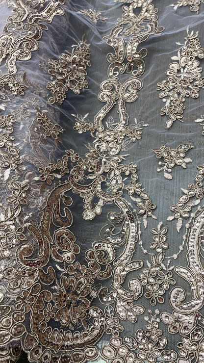 Broderie accesorizata , aramie pe suport de tulle roz pudra - MODEL AMIRIO