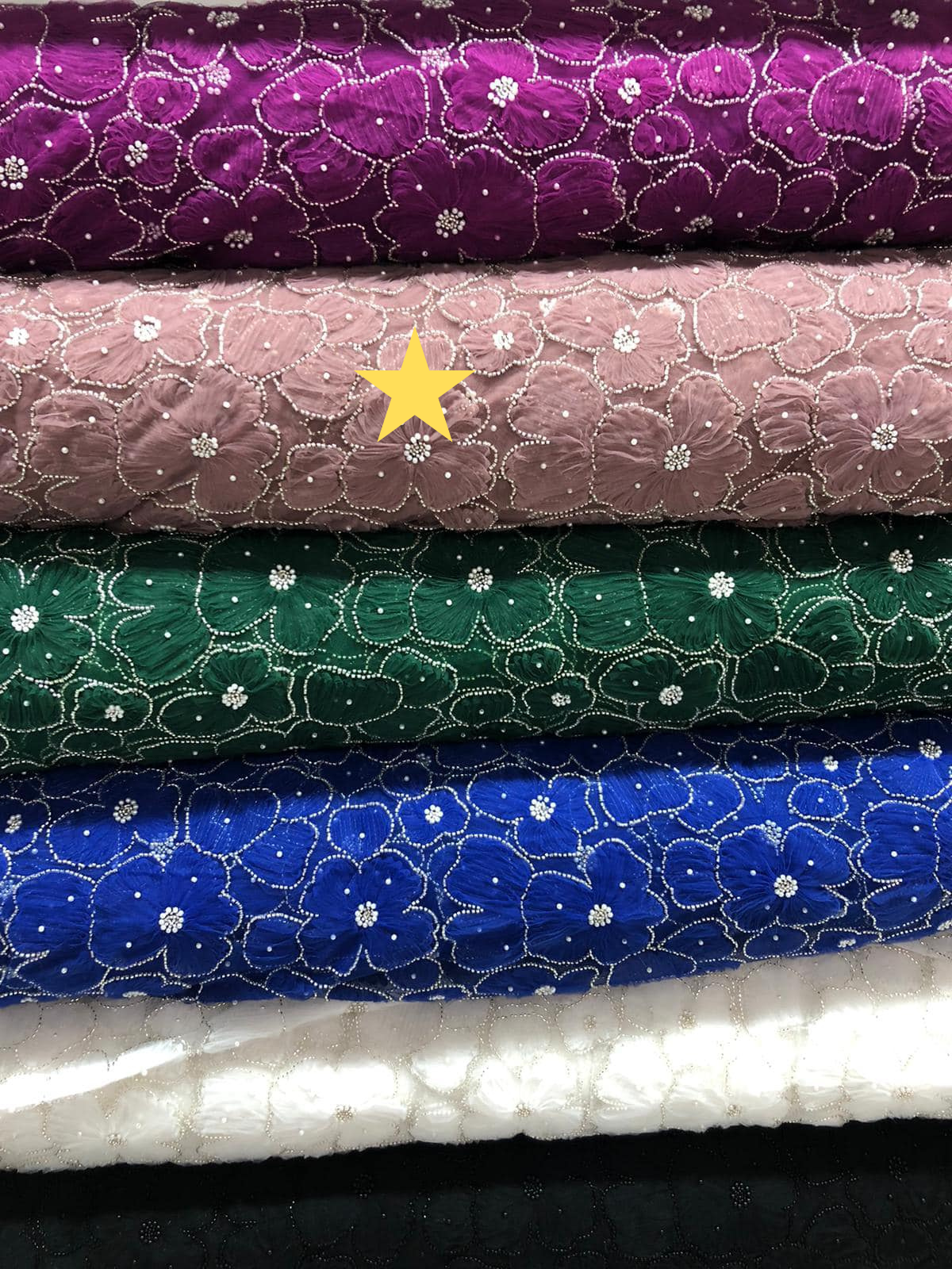 Broderie pe tulle cu floricele , Roz pudra