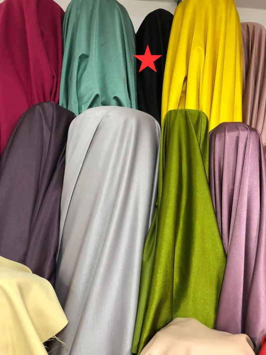 Licra neagra, satinata, usor elastica, plina