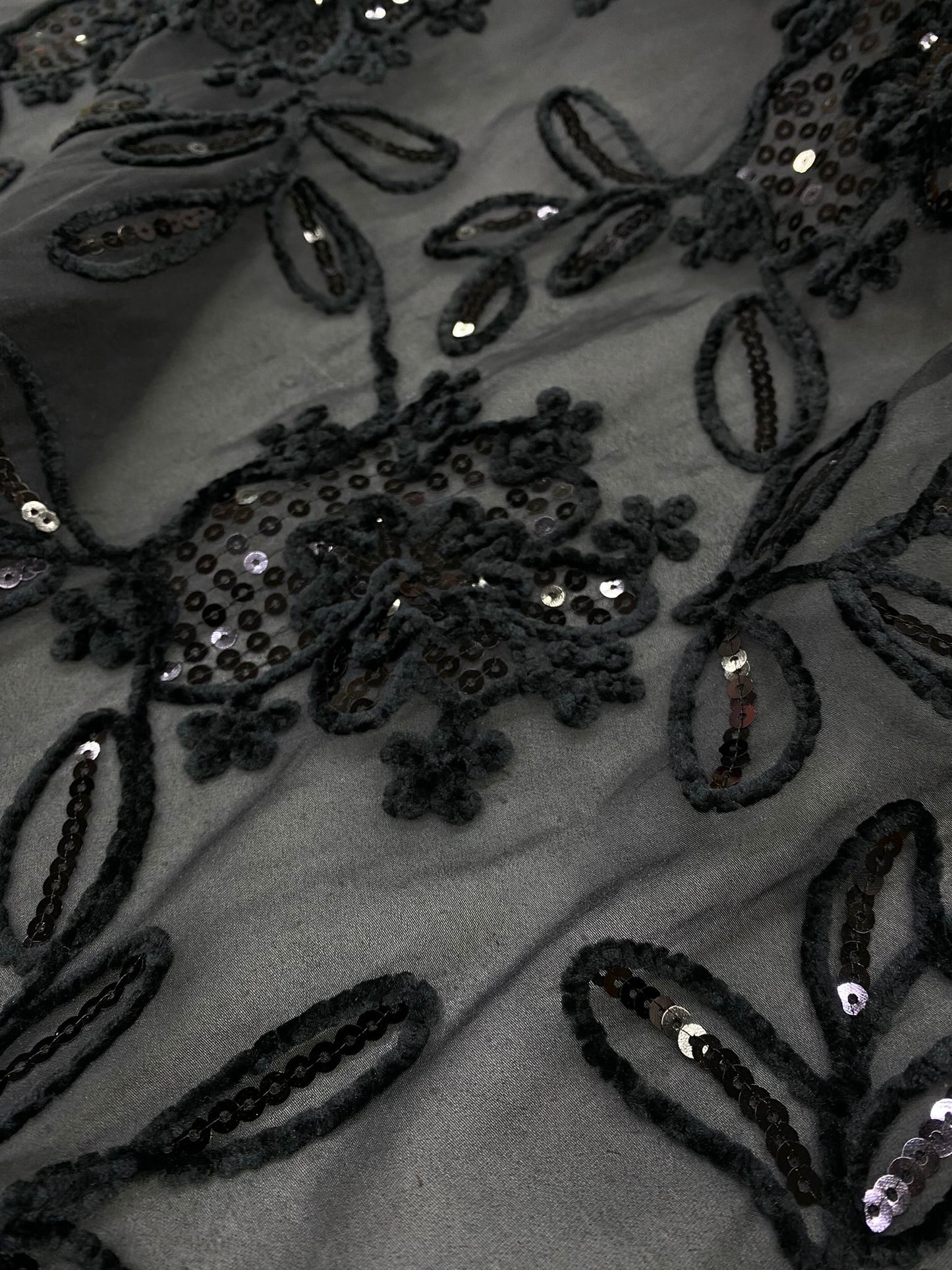 Broderie pe organza cu paiete, Model Elara, Negru