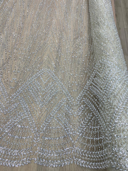 Broderie premium accesorizată cu perle, paiete si mărgele argintii pe tulle Bej, model Zafira