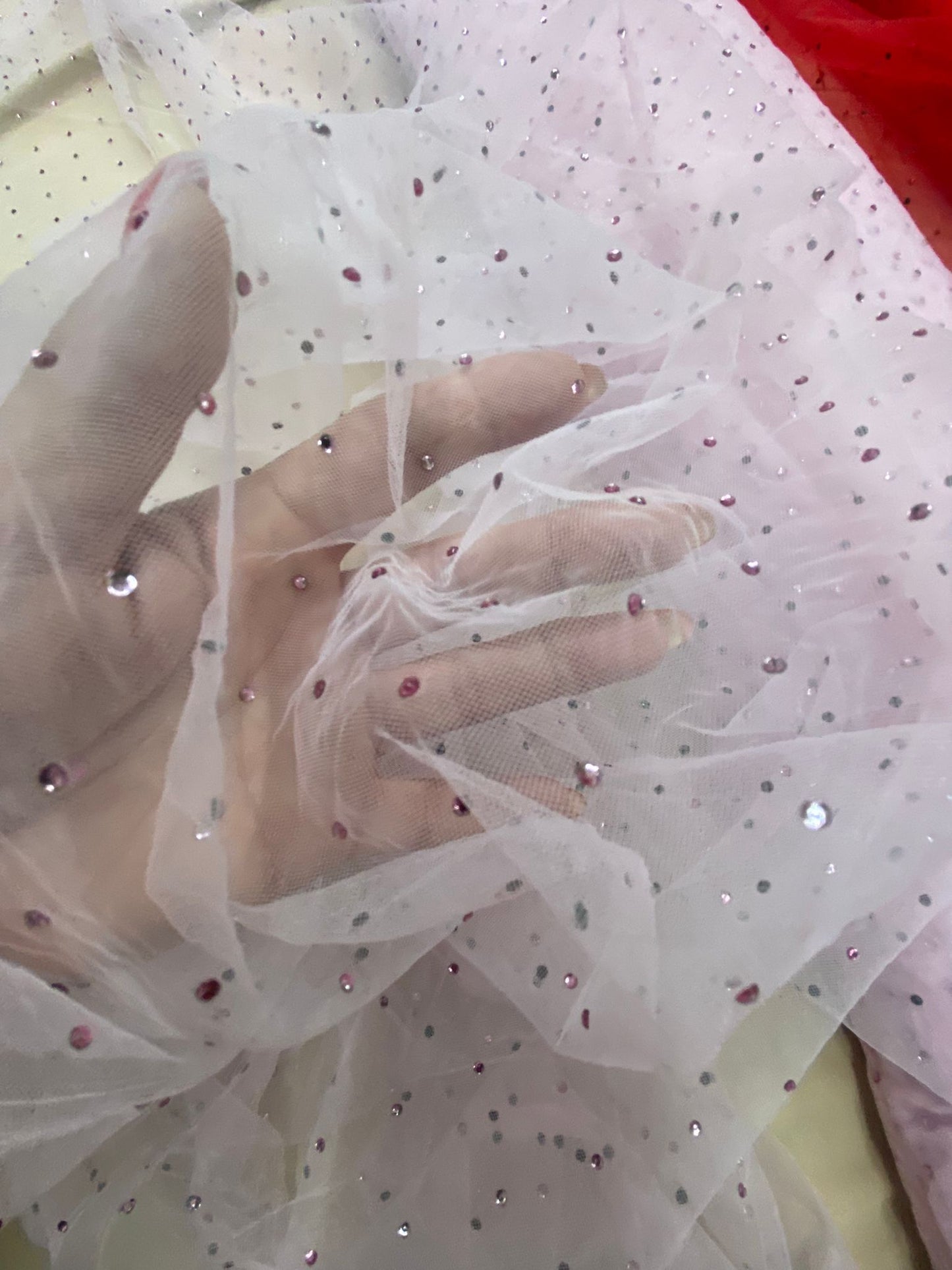Tulle accesorizat cu strasuri, Roz Lila