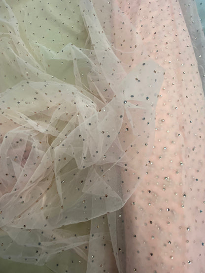 Tulle accesorizat cu strasuri, Roz deschis