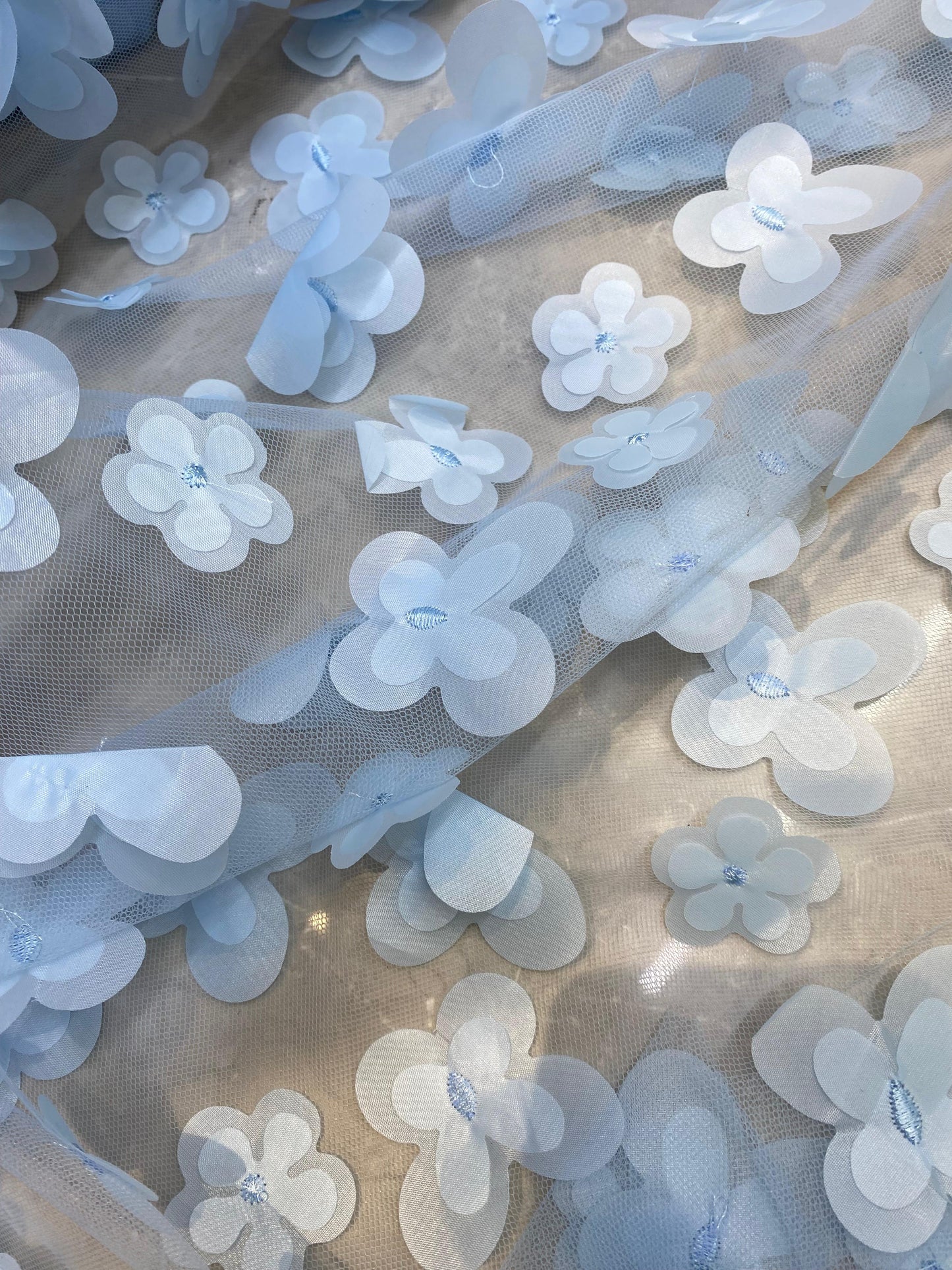 Tulle accesorizat cu flori 3D , Blue