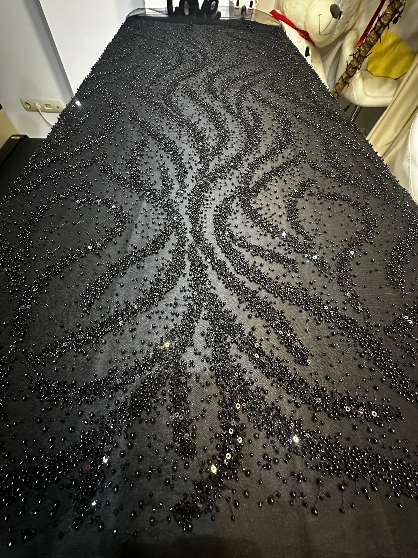 Broderie accesorizata cu paiete si margele, Negru - MODEL ELLA