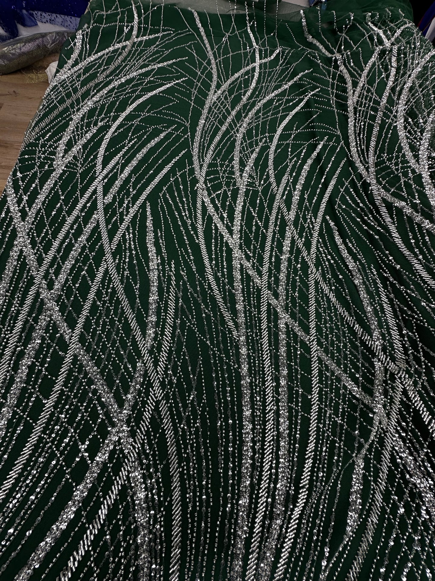 Broderie accesorizata cu paiete si margele argintii, pe tulle verde / MODEL DAMLA