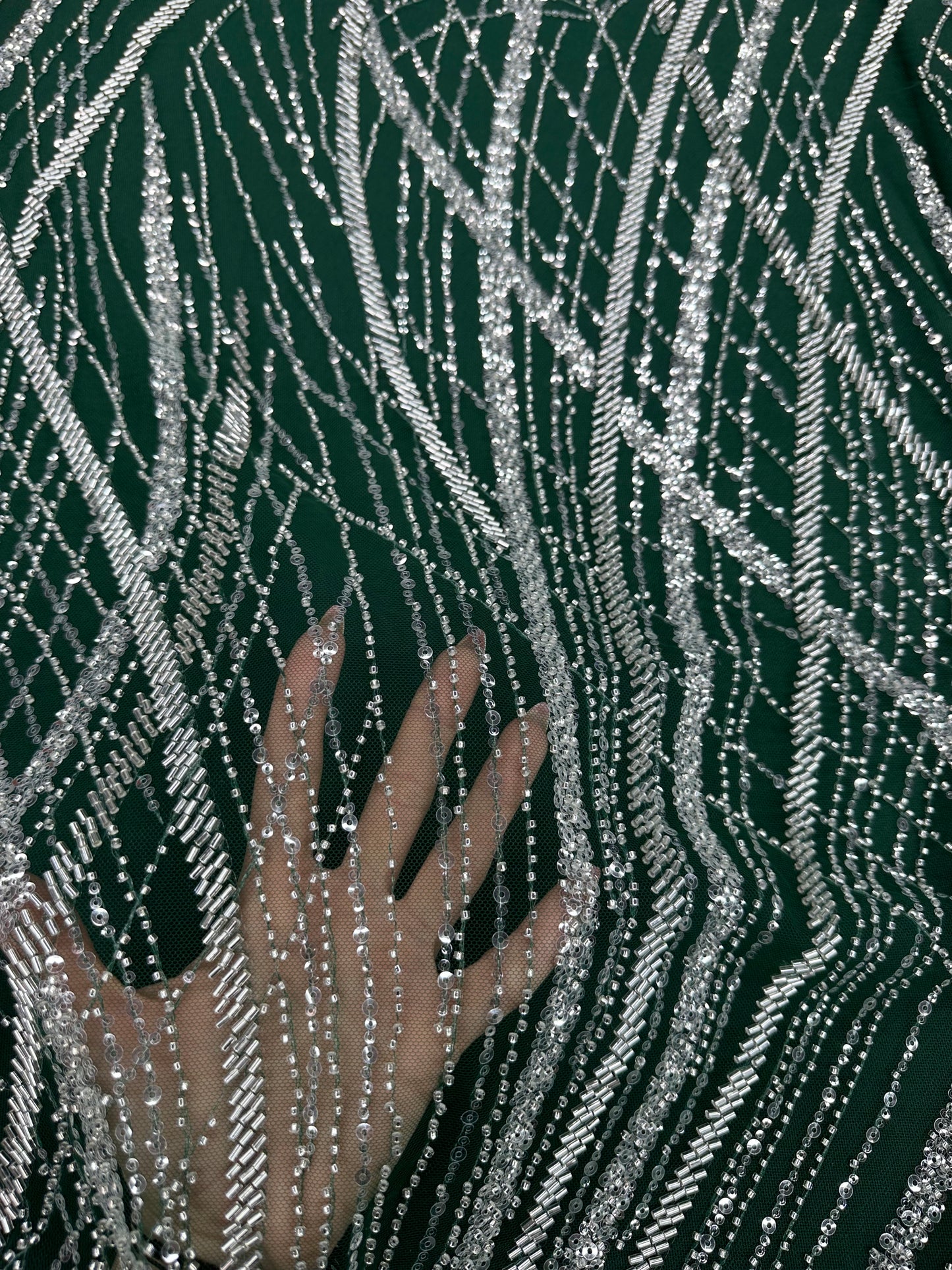 Broderie accesorizata cu paiete si margele argintii, pe tulle verde / MODEL DAMLA