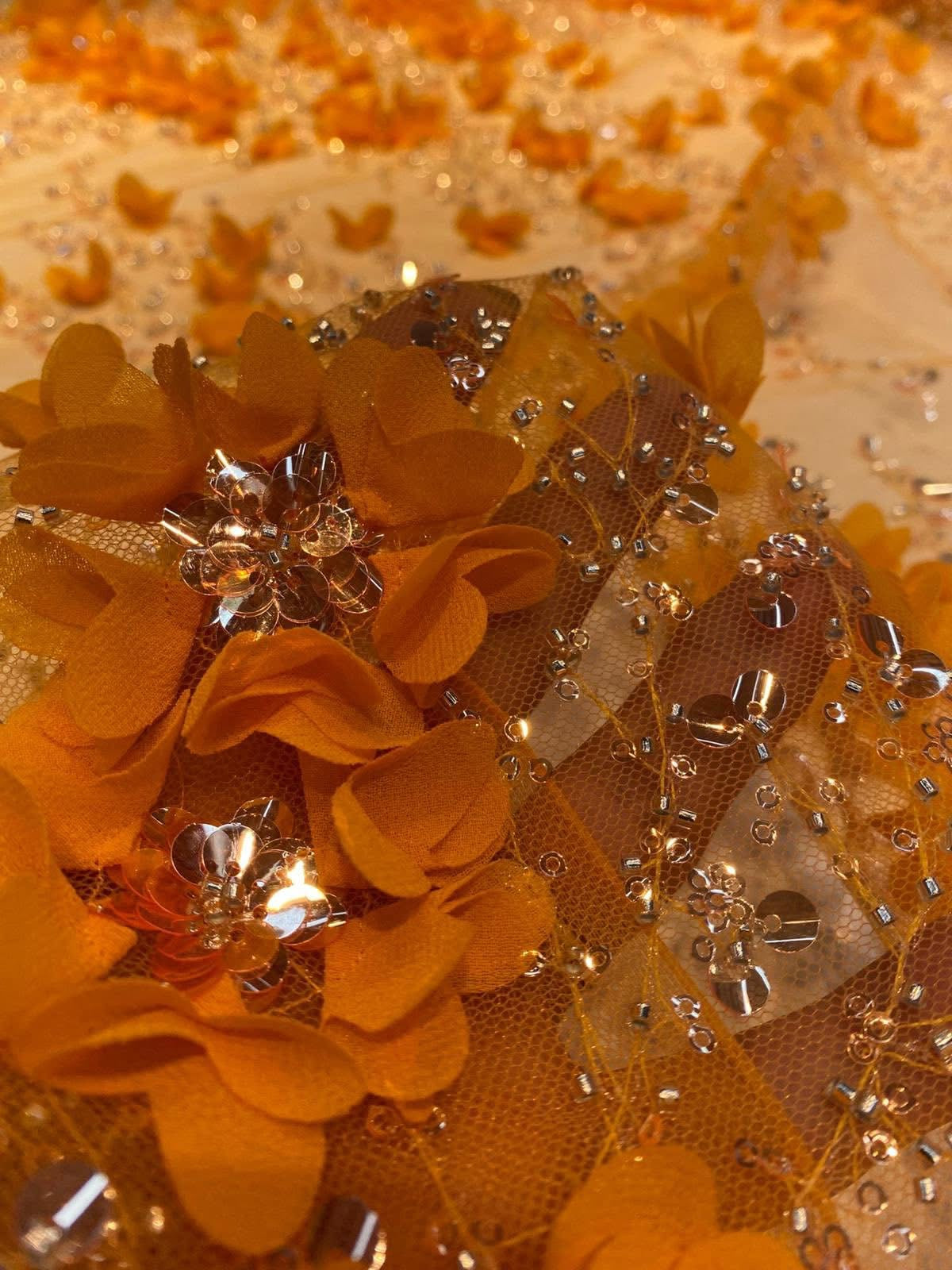 Broderie accesorizata cu paiete si margele tubulare, Portocaliu - MODEL FLORA
