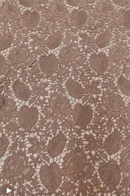 Dantela florala accesorizata, Mocha ( Cappucino )