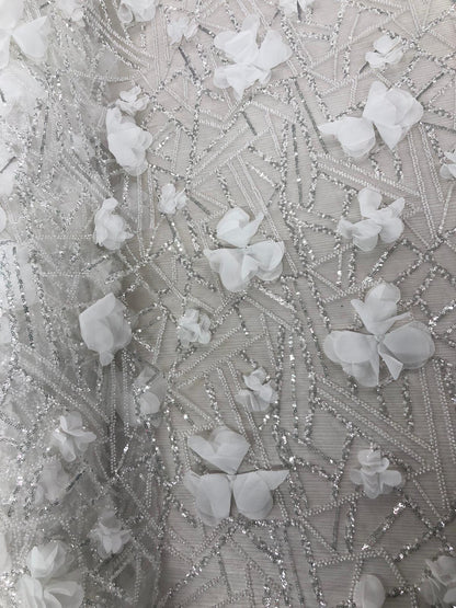 Broderie Alba , cu flori 3D , accesorizata cu paiete si margele / MODEL ALARA