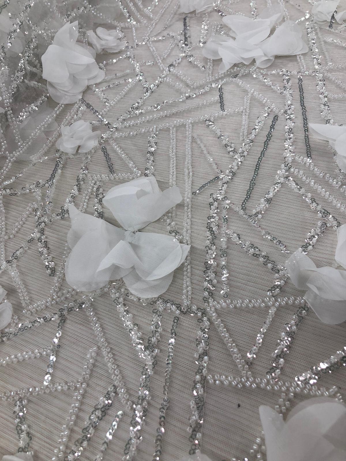 Broderie Alba , cu flori 3D , accesorizata cu paiete si margele / MODEL ALARA