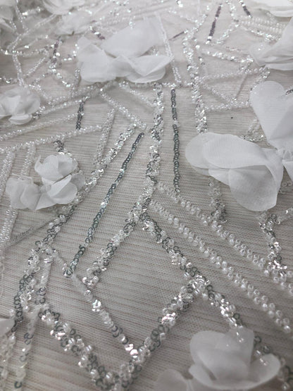 Broderie Alba , cu flori 3D , accesorizata cu paiete si margele / MODEL ALARA