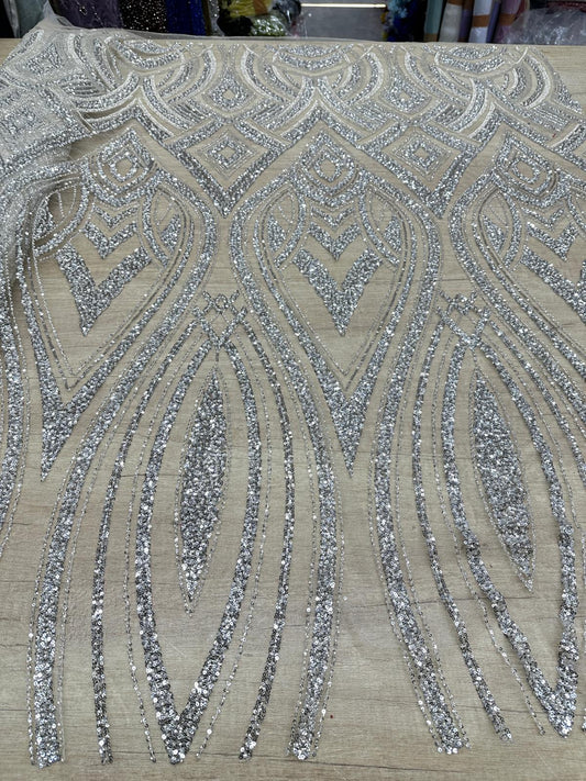 Broderie accesorizata cu paiete si margele argintii pe suport de tulle bej - MODEL REBY