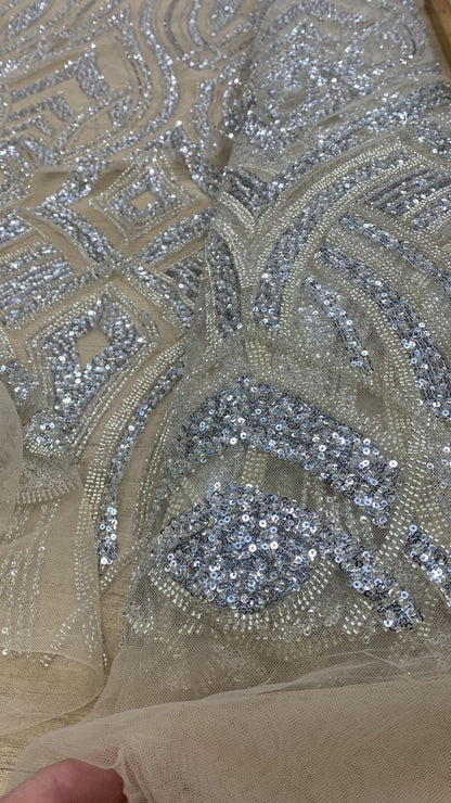 Broderie accesorizata cu paiete si margele argintii pe suport de tulle bej - MODEL REBY