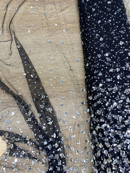 Tulle negru accesorizat cu pietre si cristale argintii - MODEL KATE