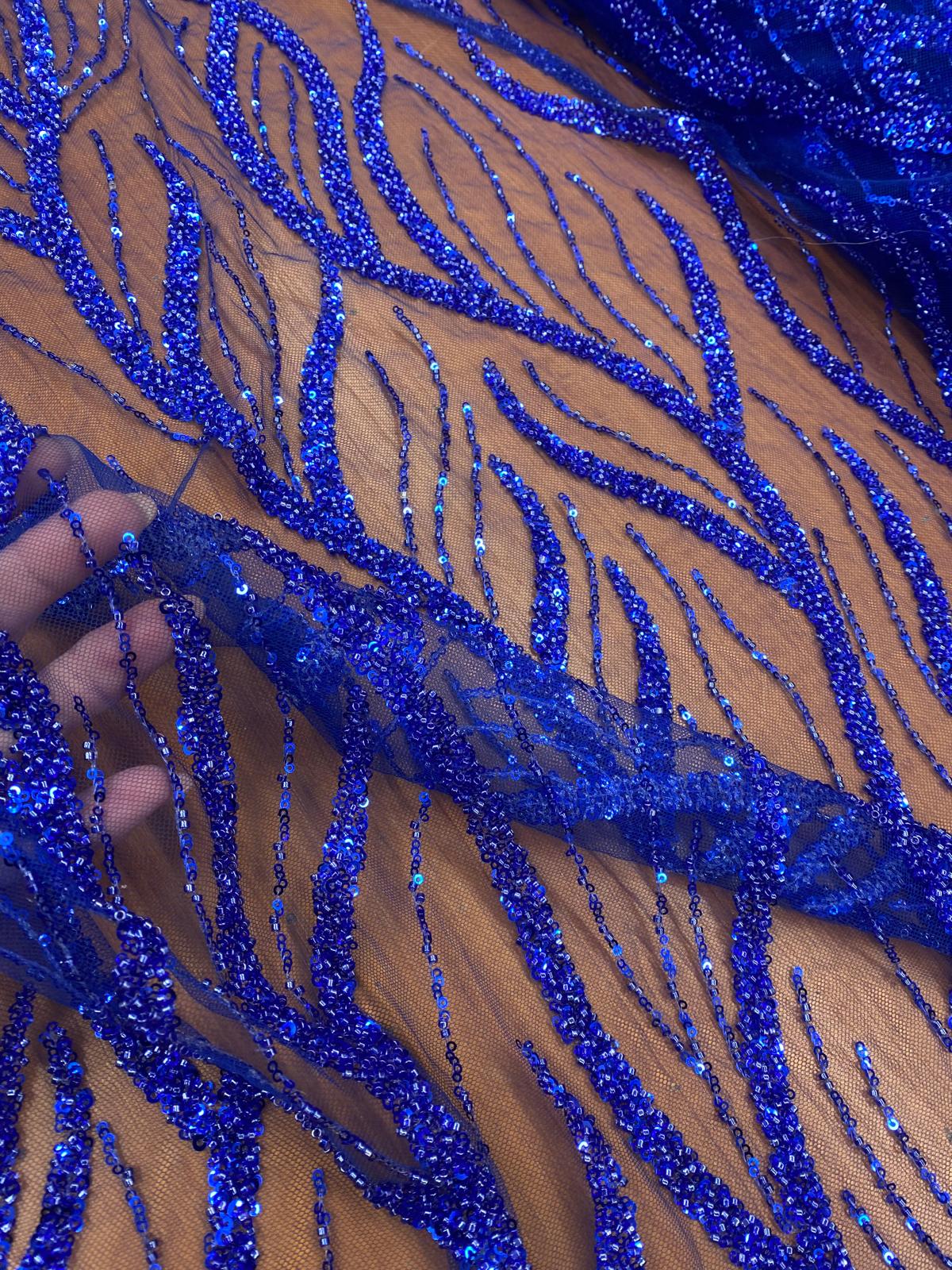 Broderie accesorizata cu paiete si margele, Albastru Royal - MODEL BEAUTY