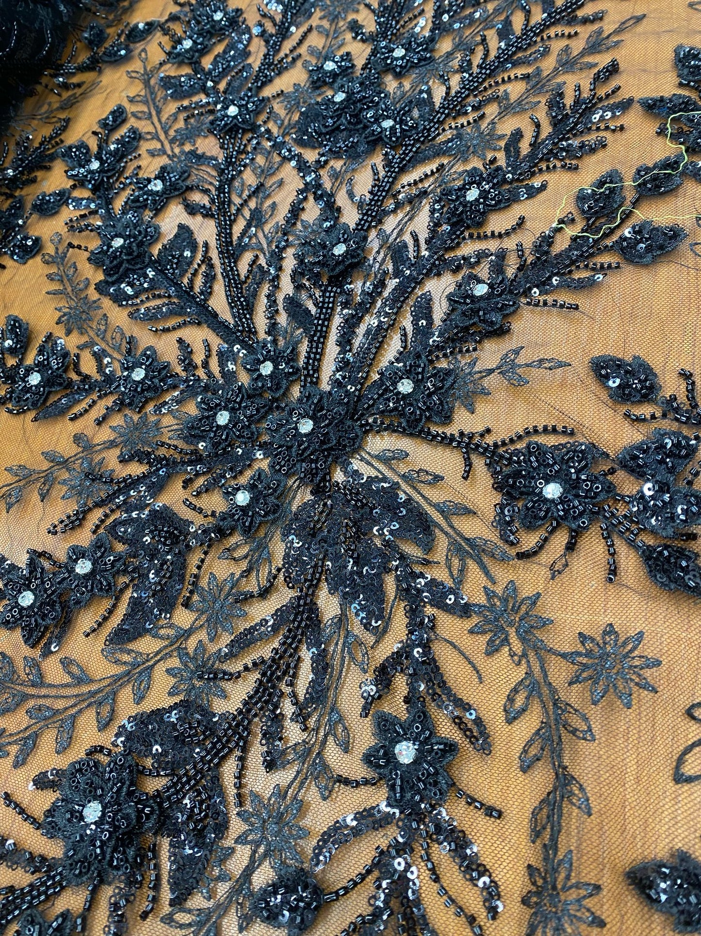 Broderie accesorizata cu paiete si margele , Negru - MODEL BIA