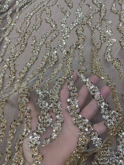 Broderie accesorizata cu paiete , Auriu - MODEL AZIZE