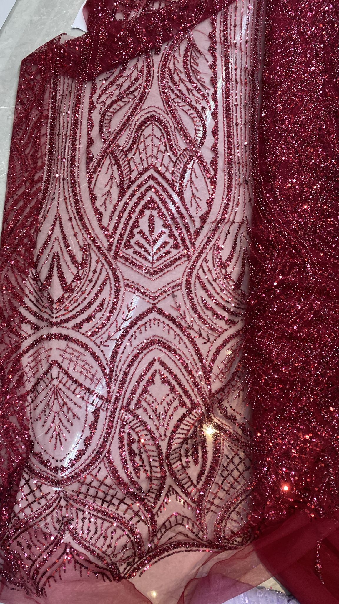 Broderie accesorizata cu paiete si margele, Visiniu - MODEL LAILA