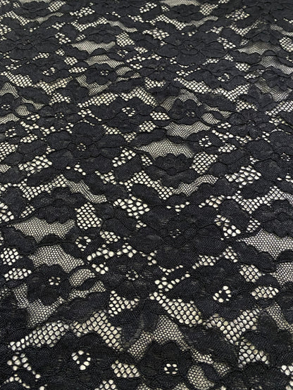 Dantela Clasica, Negru