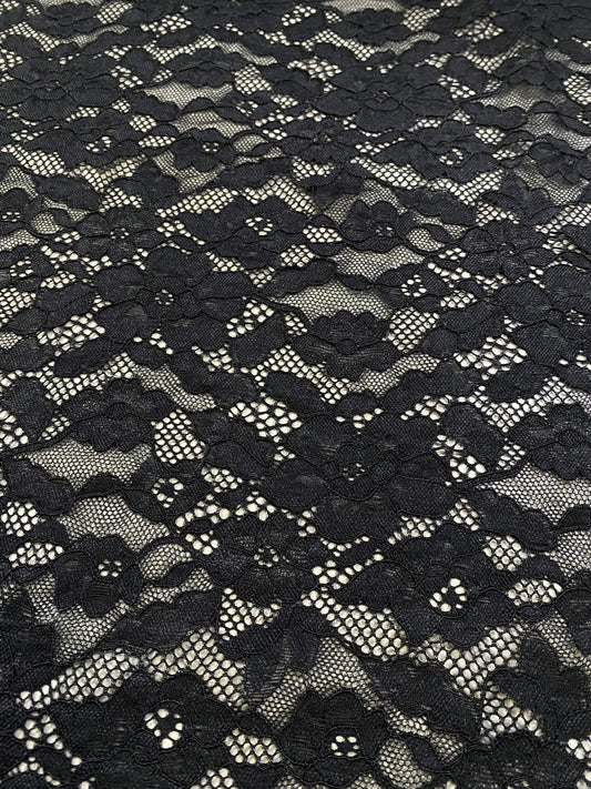 Dantela Clasica, Negru