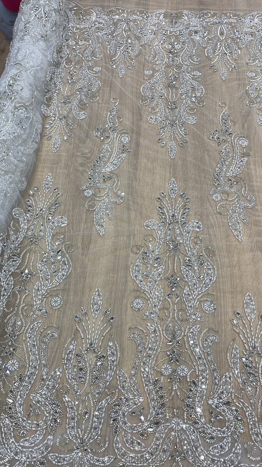 Broderie accesorizata cu paiete, margele tubulare si pietre - MODEL BAHAR