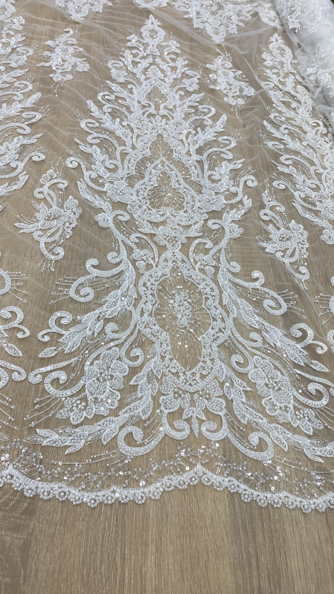 Broderie accesorizata cu paiete si margele , Alb - MODEL BERRIN