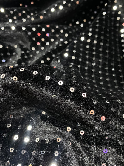 Catifea neagra cu paiete argintii, Negru