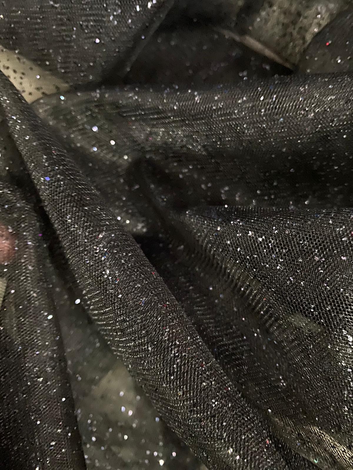 Tulle cu sclipici , Negru