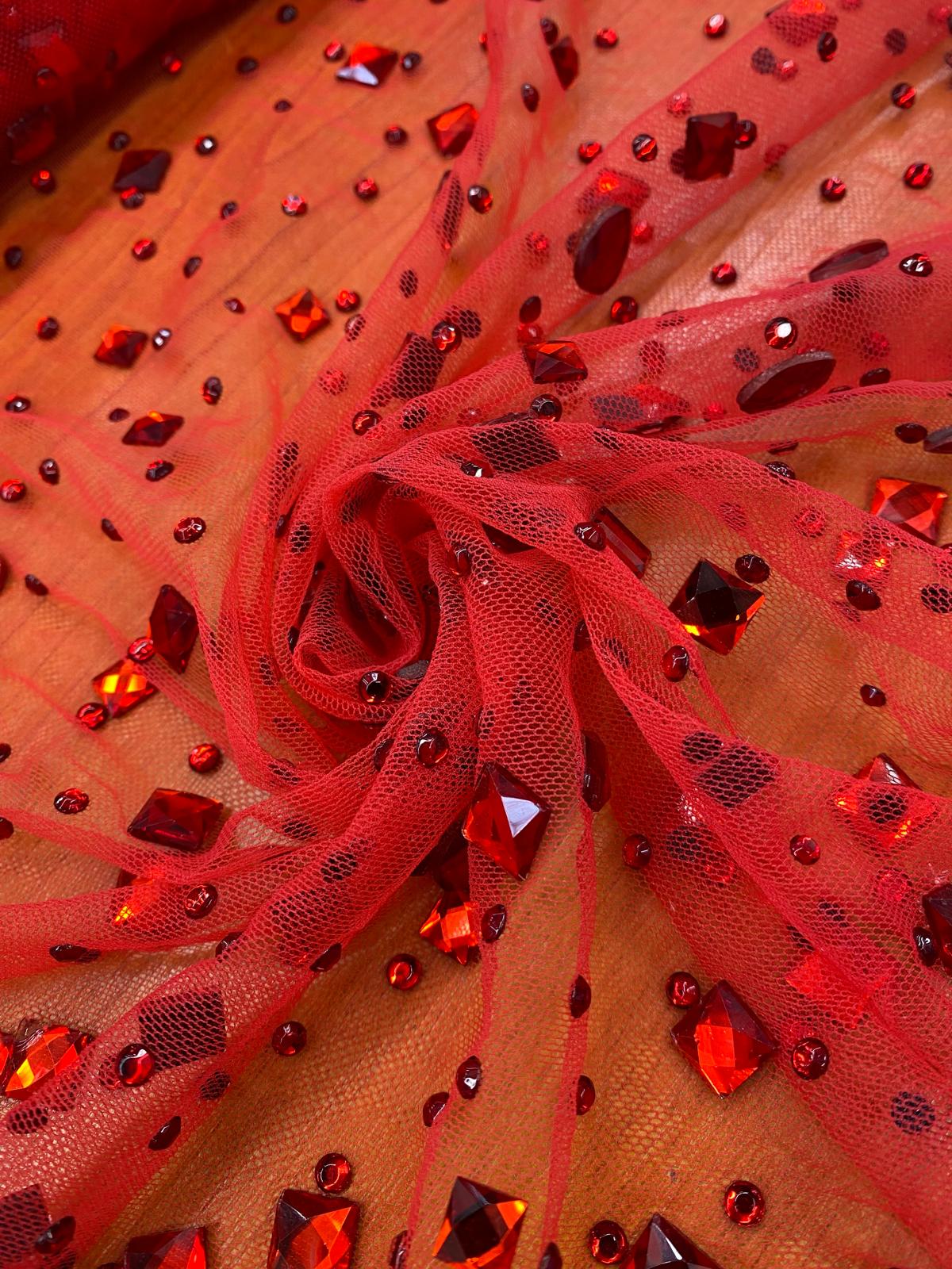 Tulle accesorizat cu pietre si cristale , Rosu - MODEL SEDA