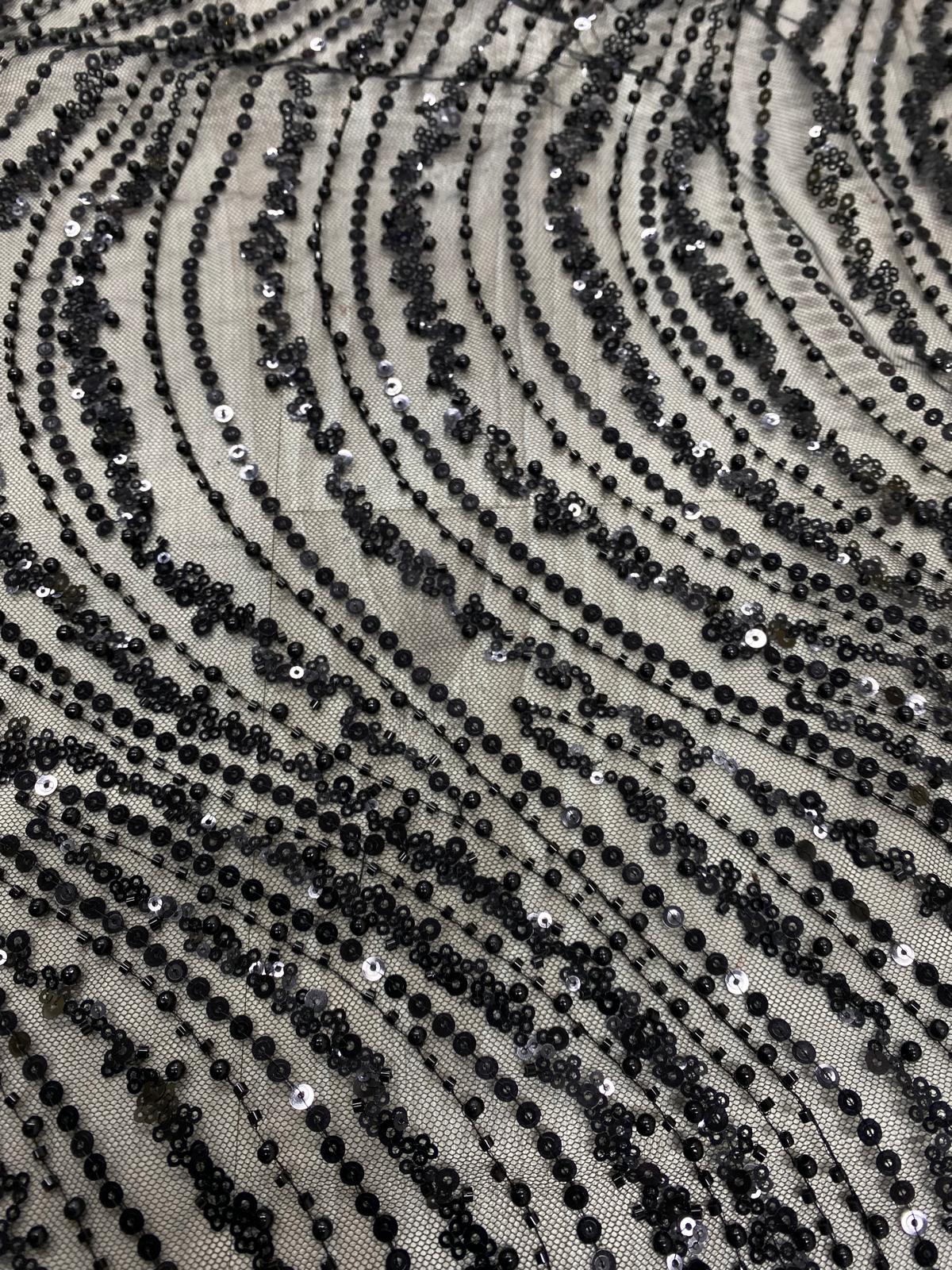 Broderie accesorizata cu paiete si margele, Negru - MODEL EMY