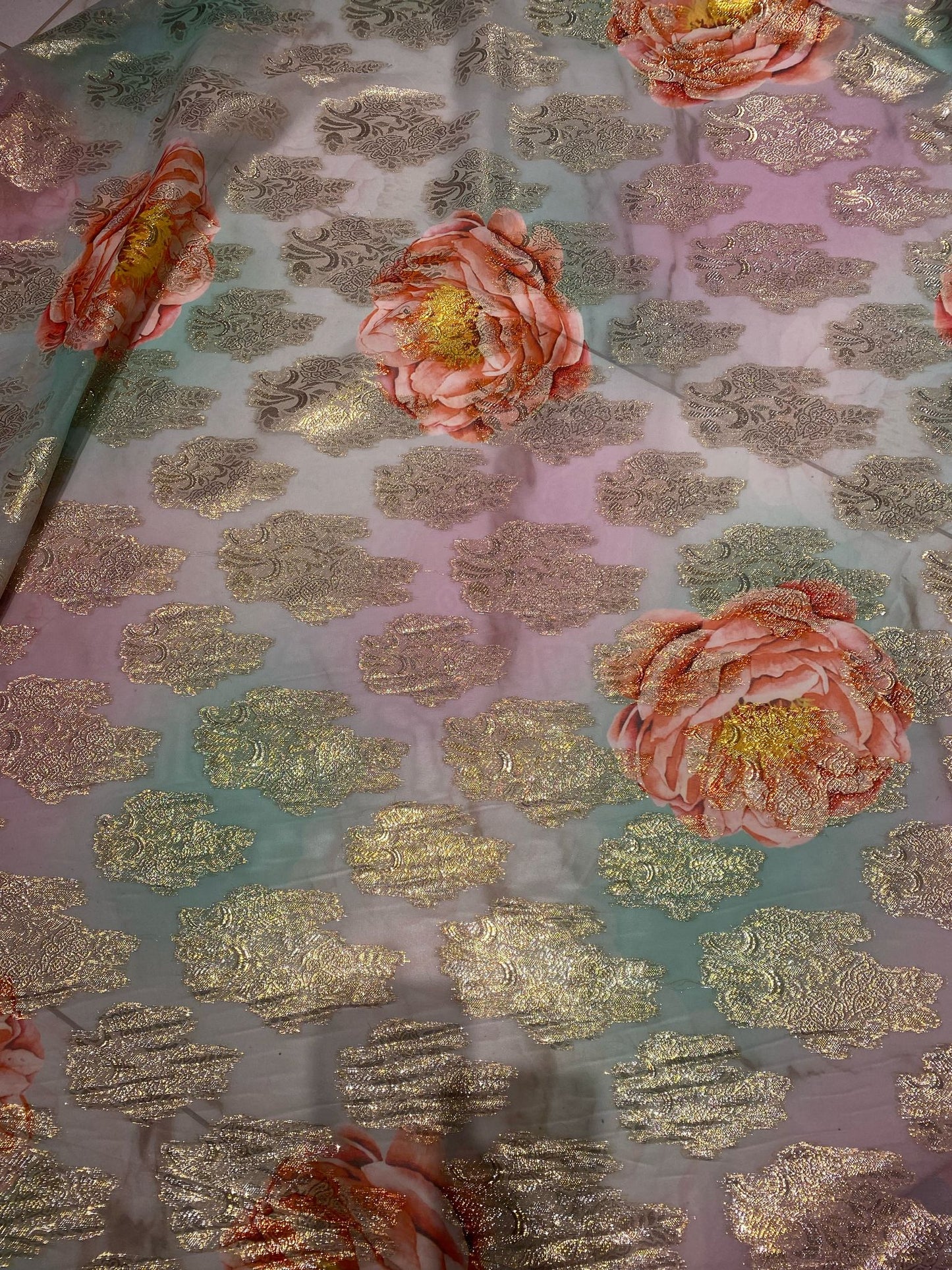 Voal din matase cu imprimeu floral - model 2