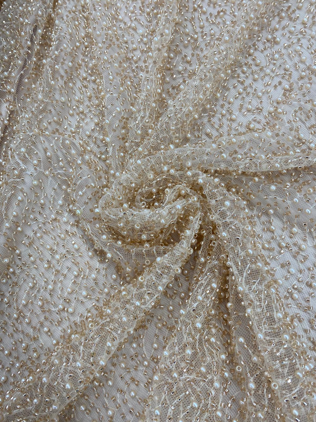 Tulle accesorizat cu perle si margele tubulare , Bej - MODEL HACER