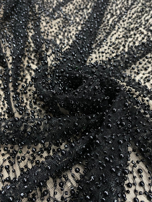 Tulle accesorizat cu perle si margele tubulare , Negru - MODEL HACER
