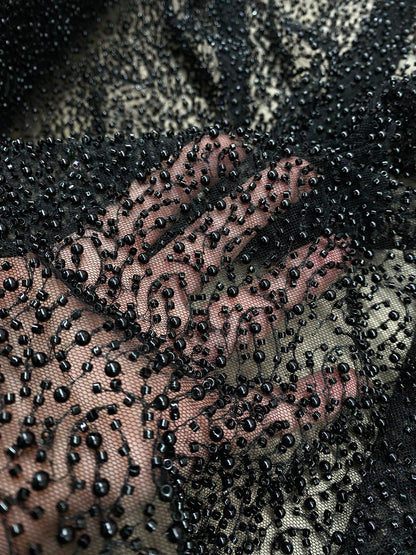 Tulle accesorizat cu perle si margele tubulare , Negru - MODEL HACER